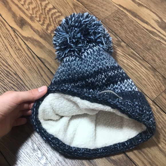Columbia Pom Pom Beanie - Picture 3 of 4